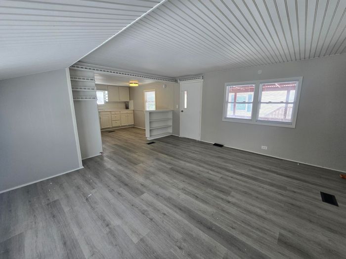 Royal Highlander - Unit SE8427 - Interior