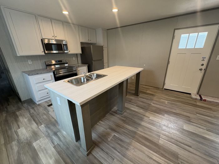 Pleasant Ridge MHP - Unit 120N - Kitchen