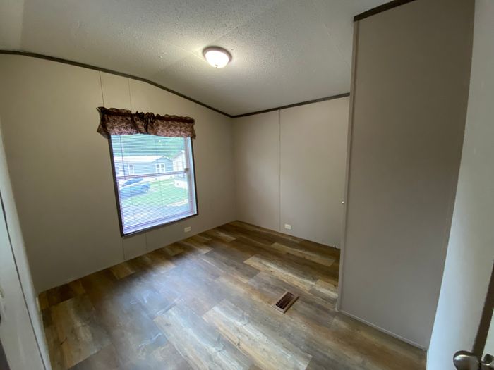 Woodward Estates MHP - Unit 75 - Bedroom