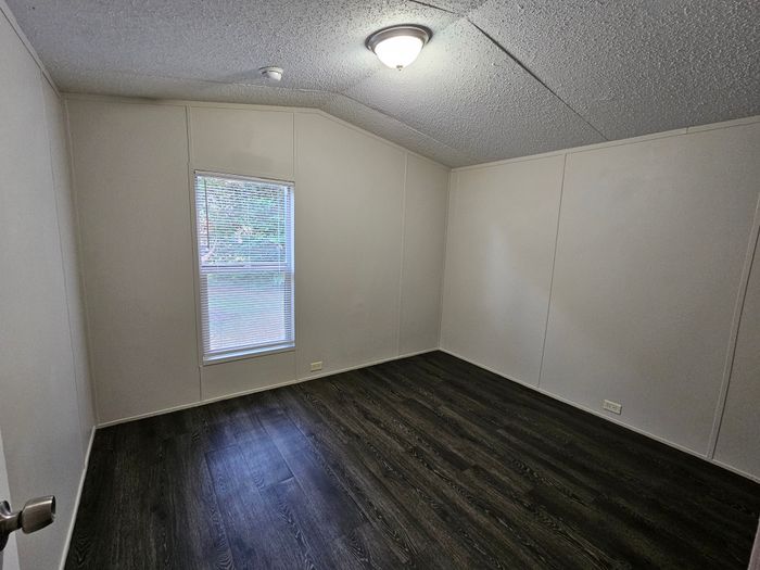 Devencrest & RV Park - Unit 5 - Bedroom