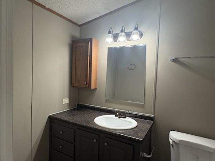 Sleepy Hollow - Unit 17 - Bathroom