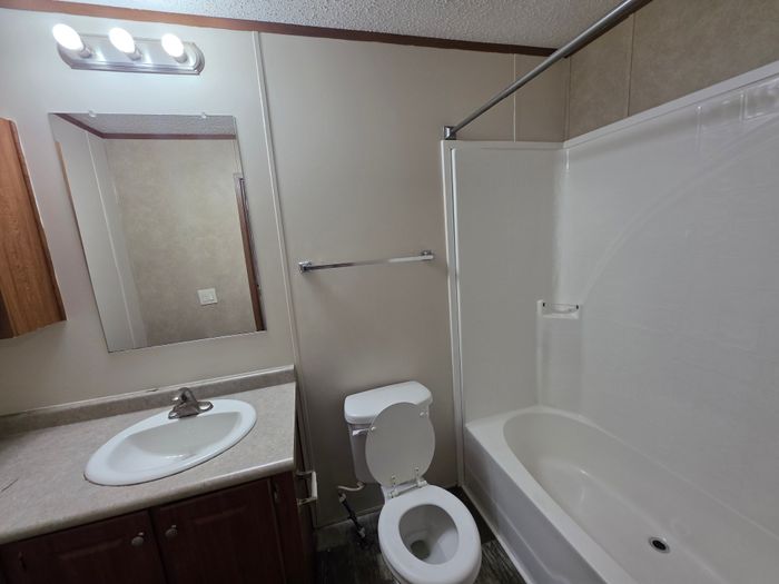 Pasadena MHC - Unit MAM3393 - Bathroom