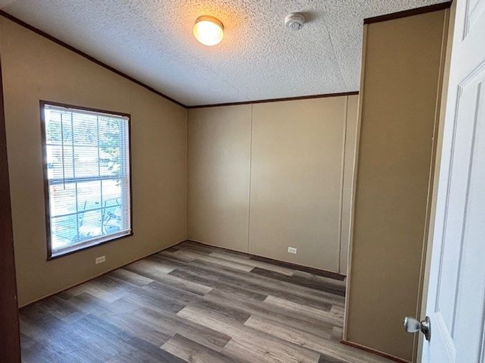 Fort Wayne MHC - Unit 716 - Bedroom