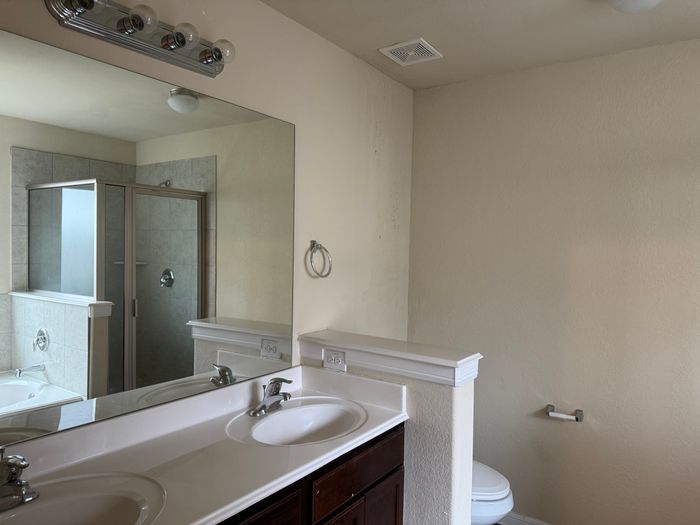 Clarke Springs - Unit 4519I - Bathroom