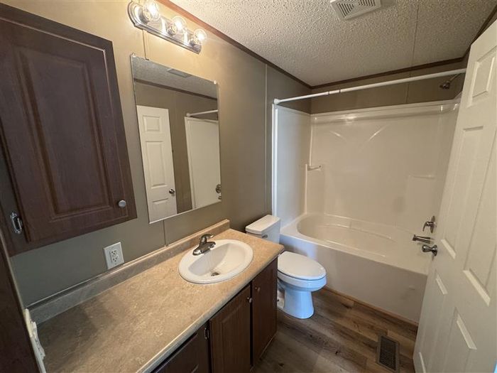 Fort Wayne MHC - Unit 234 - Bathroom