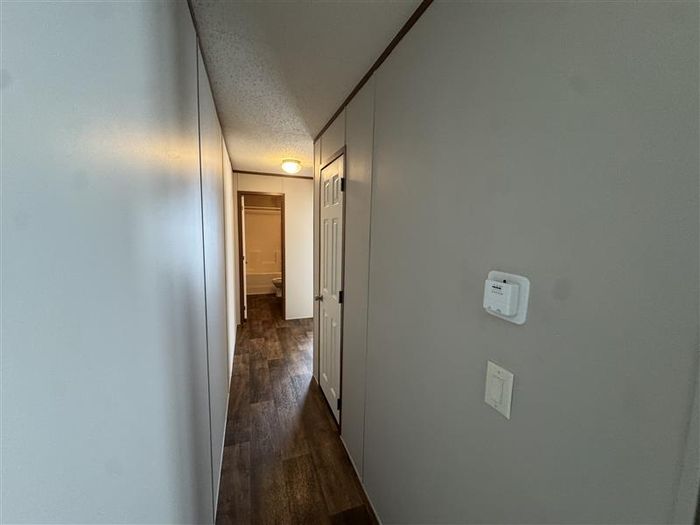 Fort Wayne MHC - Unit 917 - Entryway