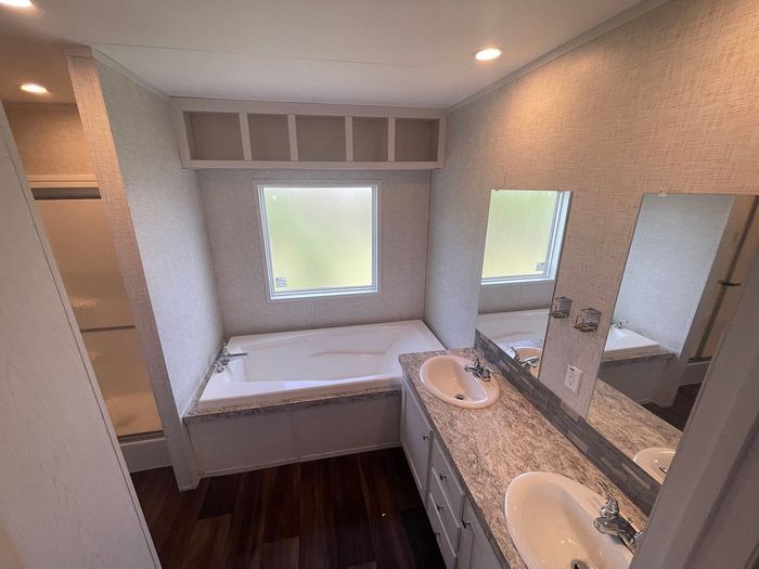 Dry Creek - Unit 10 - Bathroom