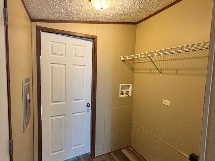 Fort Wayne MHC - Unit 716 - Entryway