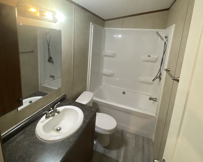 Sunnyvale Estates MHP - Unit 171 - Bathroom