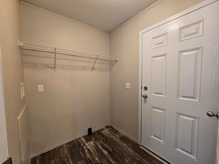 Madison MHC - Unit CV36 - Entryway