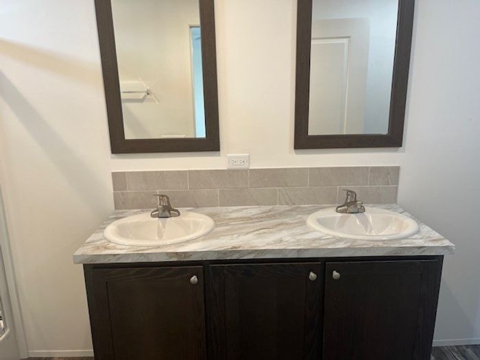 Lakewood Village MHC and RV Resort - Unit 277 - Bathroom