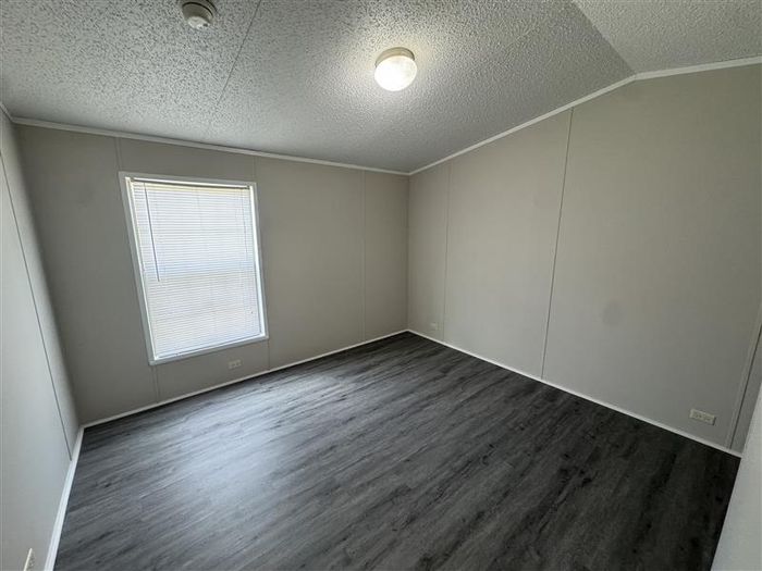 Fort Wayne MHC - Unit 639 - Bedroom