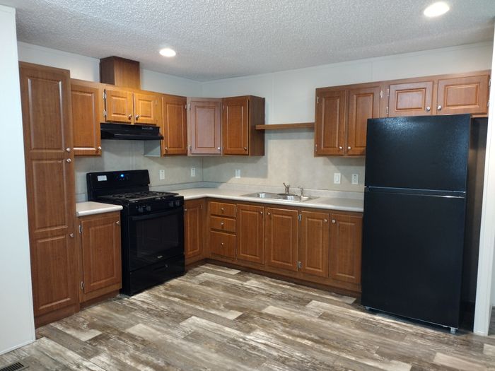 Pasadena MHC - Unit ACT3650 - Kitchen