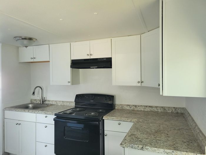May Manor MHP - Unit Carl 304 - Kitchen