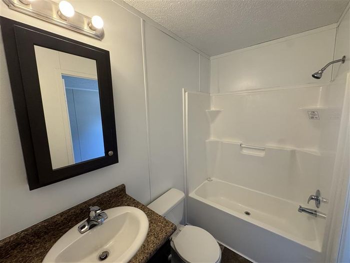 Fort Wayne MHC - Unit 702 - Bathroom