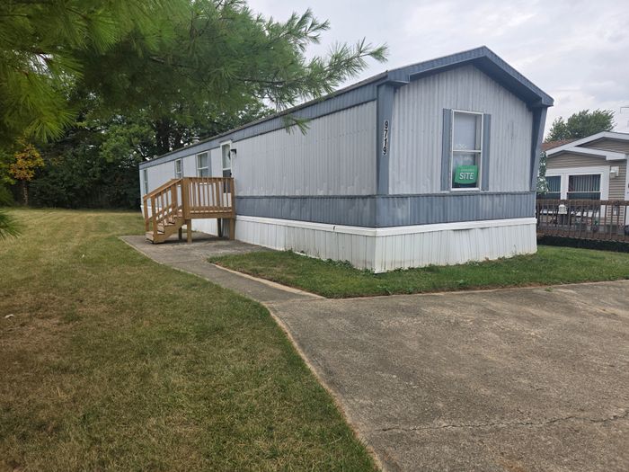 Oak Creek - Unit 9719Ba - Exterior, Street View