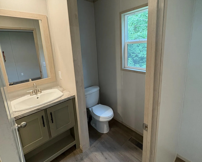 Willow Oaks MHP - Unit 104W - Bathroom