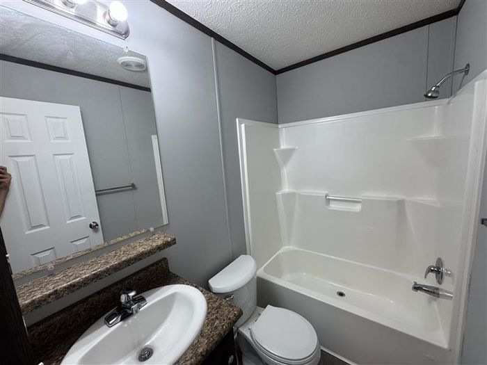 Fort Wayne MHC - Unit 401 - Bathroom
