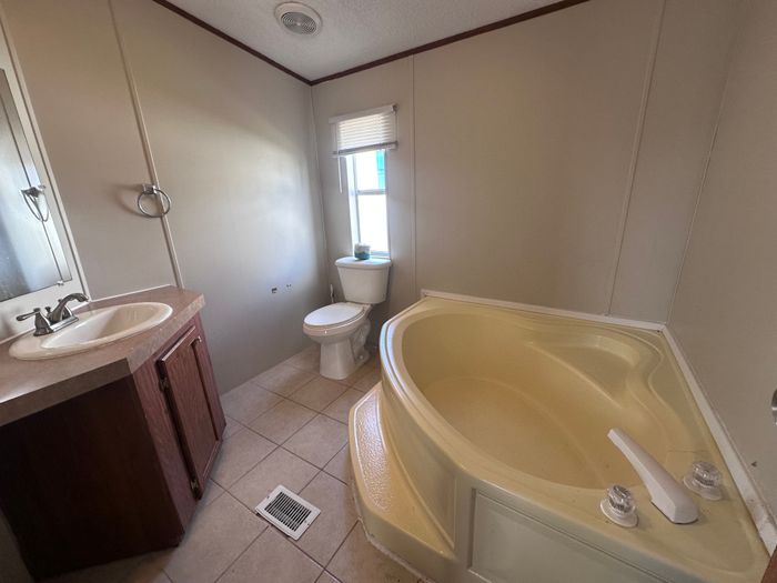 Hunters Mountain - Unit 1050 - Bathroom