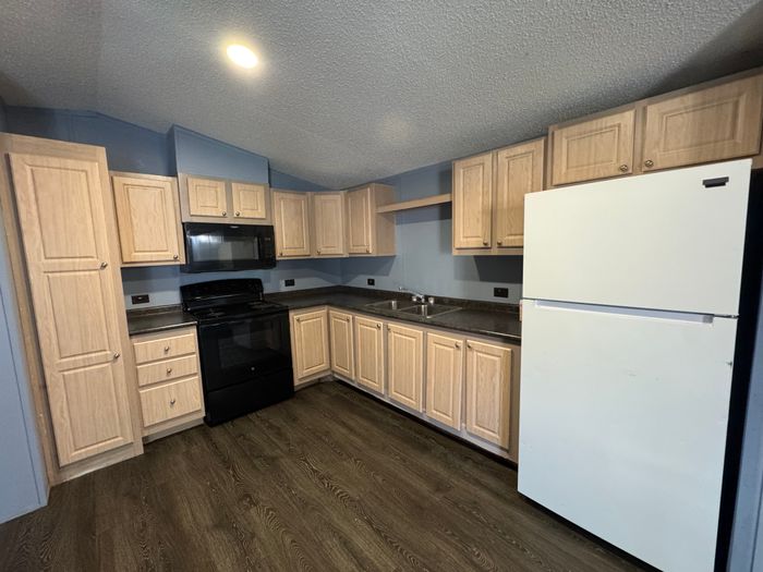 Eagles MHP - Unit 214 - Kitchen