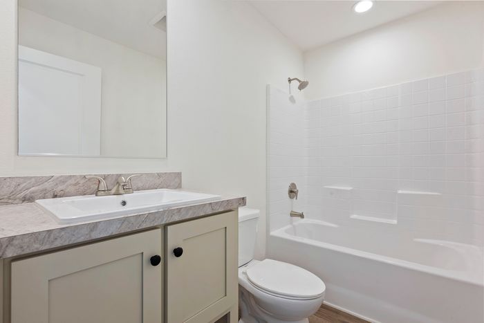 The Lakes at Hemet West - Unit 89 - Bathroom