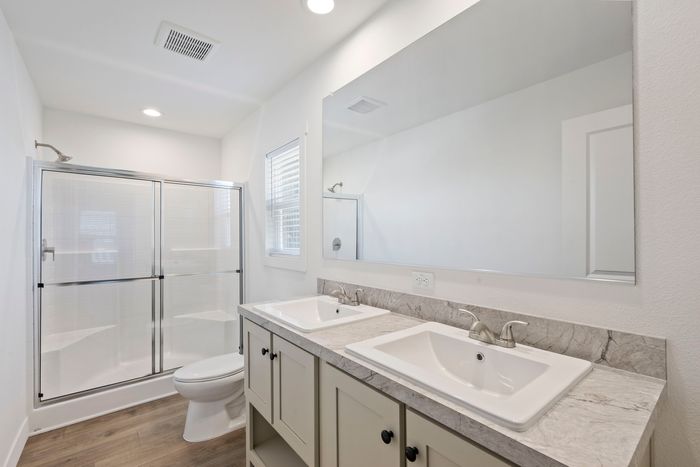 The Lakes at Hemet West - Unit 89 - Bathroom