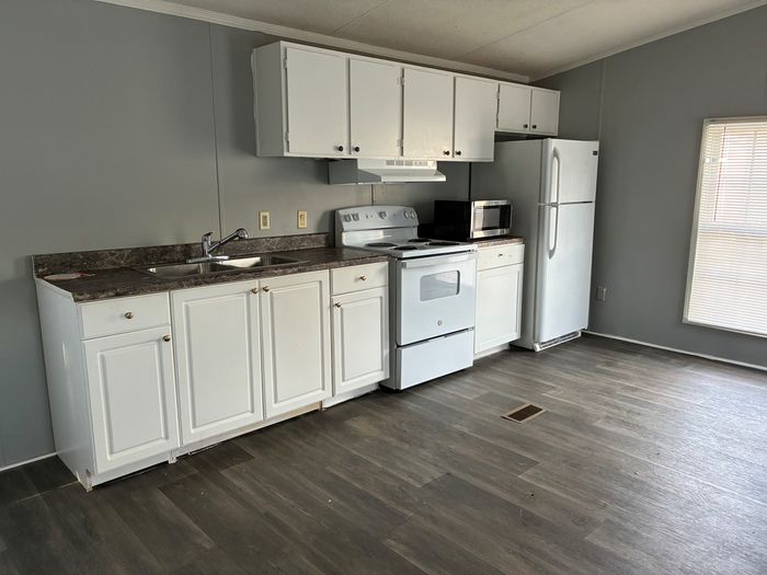Avalon AL - Unit 187 - Kitchen