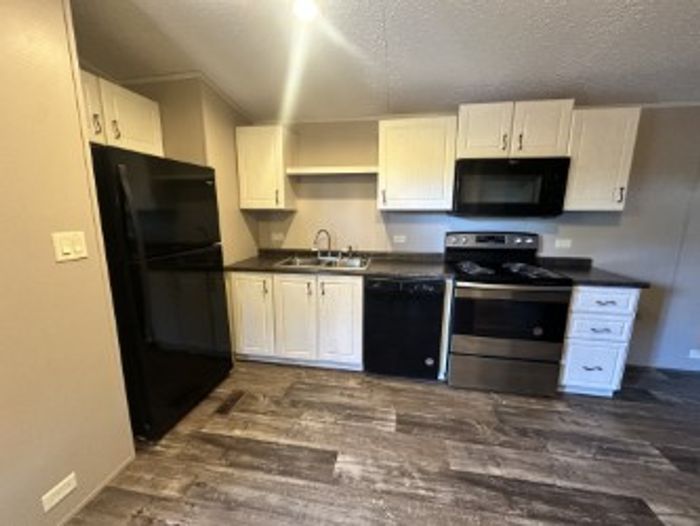 Rolling Hills MHP - Unit 84 - Kitchen