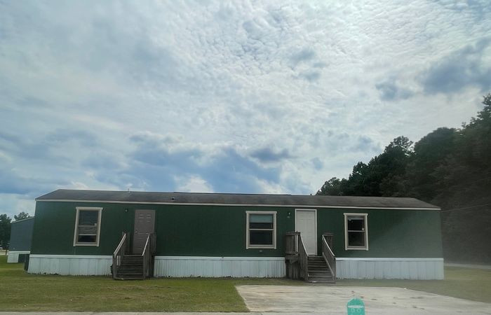 Pineview MHC - Unit 100 - Exterior
