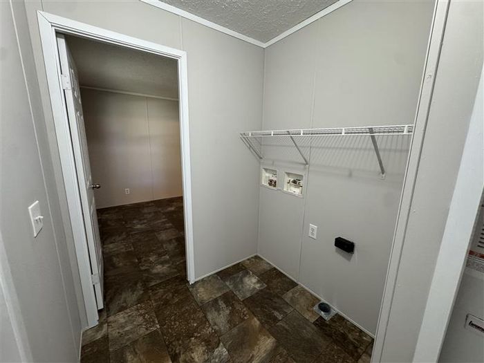 Fort Wayne MHC - Unit 421 - Entryway