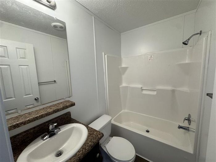 Fort Wayne MHC - Unit 702 - Bathroom