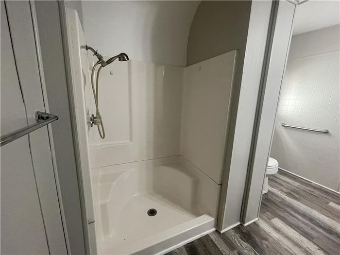 Ashland Heights - Unit 19 - Bathroom