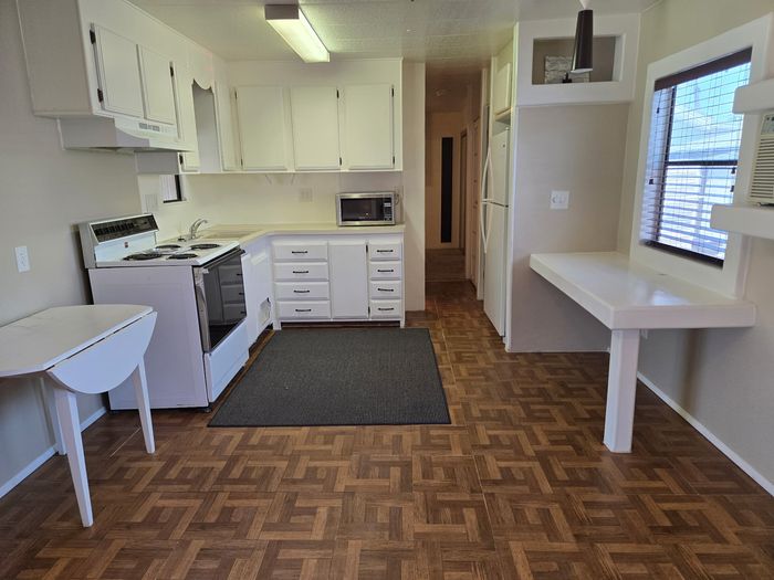 Springhaven RV Resort - Unit F18 - Kitchen