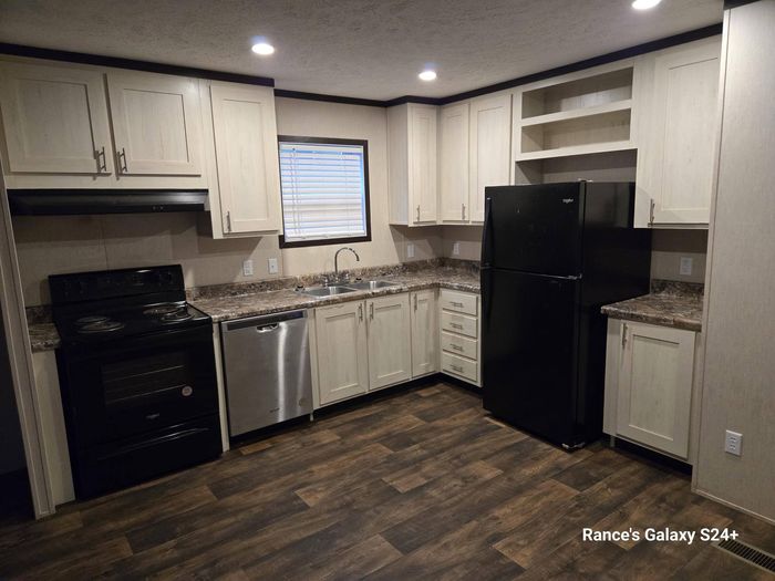 Rolling Hills MHP - Unit 57 - Kitchen