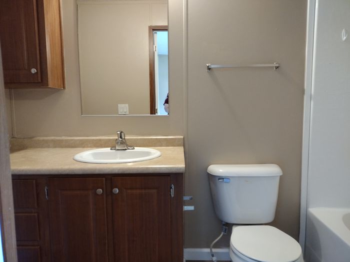 Birchwood MHP - Unit 130 - Bathroom