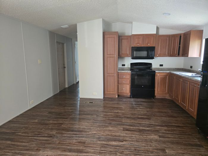 Bluegrass Meadows - Unit A17 - Kitchen