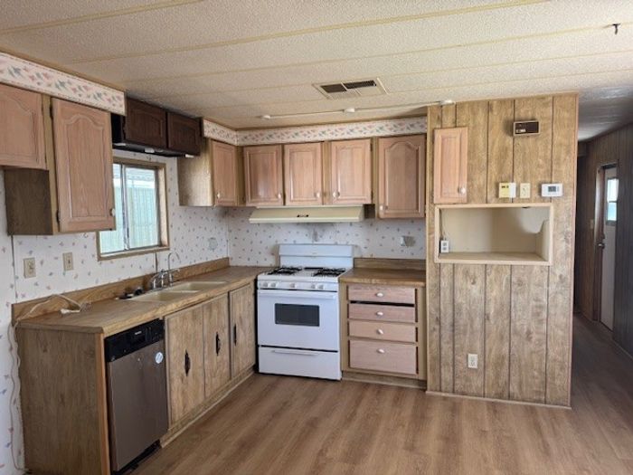 Agave Village LLC - Unit B08 - Kitchen