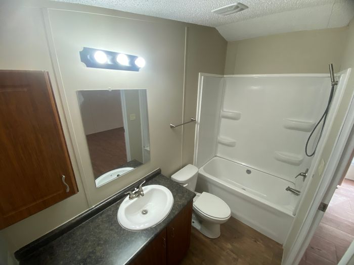 Sunnyvale Estates MHP - Unit 66 - Bathroom