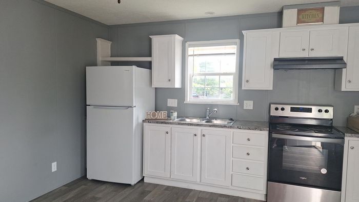Sherwood Heights - Unit 9 - Kitchen