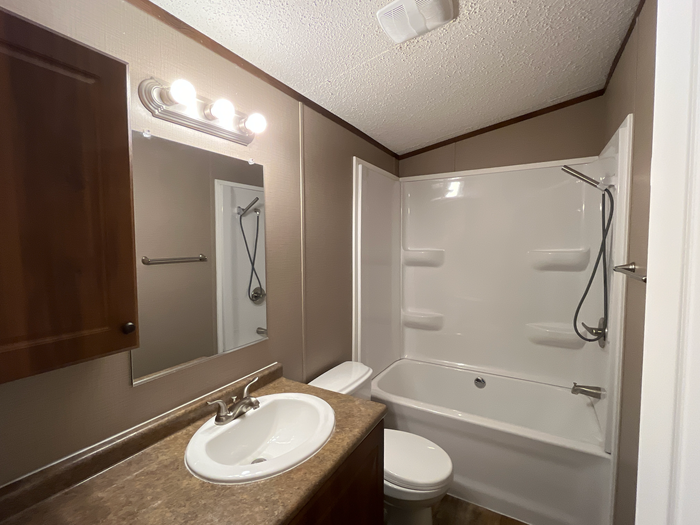 Countryside MHP OK - Unit 36 - Bathroom