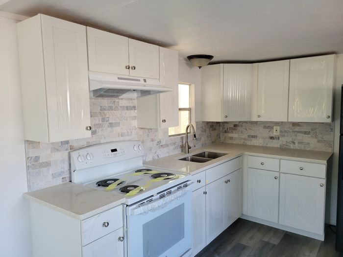 May Manor MHP - Unit Carl 304 - Kitchen