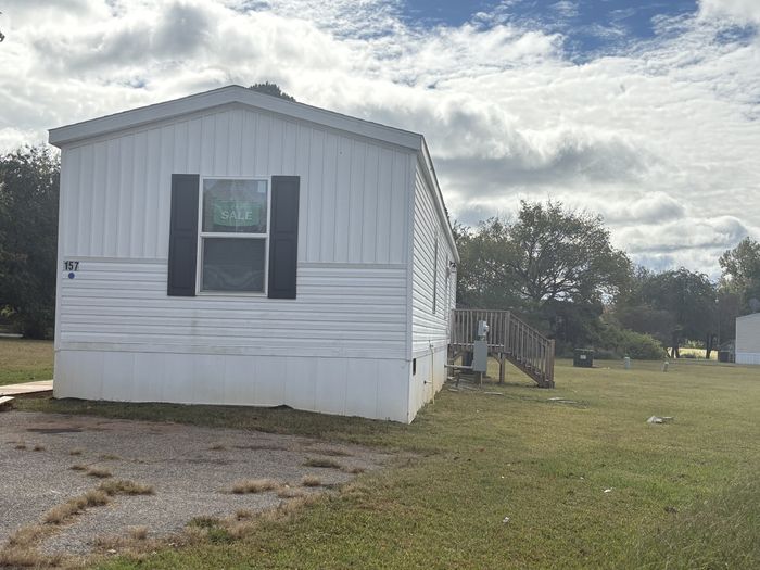 Pleasant Ridge MHP - Unit 157S - Exterior