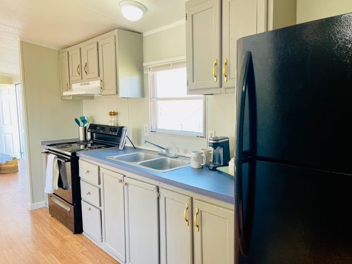 Lafayette Park MHP - Unit 106 - Kitchen