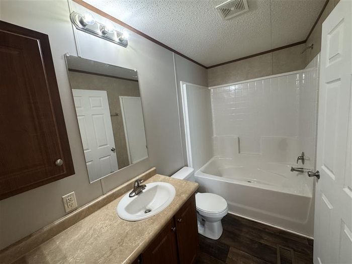 Fort Wayne MHC - Unit 917 - Bathroom