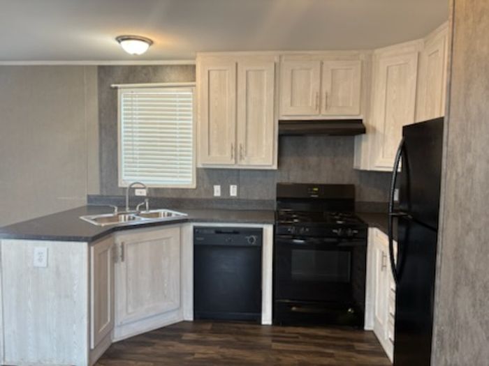 Pine Ridge Est. - Unit 621 - Kitchen