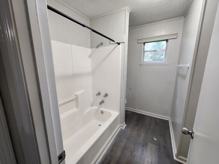 Eagles MHP - Unit 506 - Bathroom