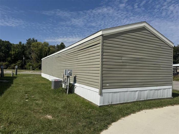 Fort Wayne MHC - Unit 739 - Exterior