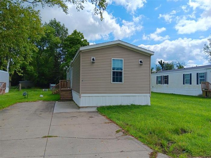 Pine Crest - Unit 25 - Exterior