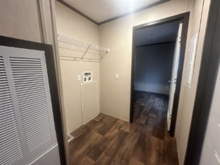 Rolling Hills MHP - Unit 61 - Entryway