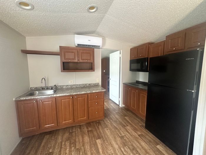 Wheel Estate - Unit 2985JCW - Kitchen